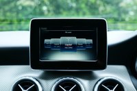 USED 2017 66 MERCEDES-BENZ GLA 2.1 GLA200d SE SUV 5dr Diesel Manual Euro 6 (s/s) (136 ps) CIRRUS WHITE PAINTWORK + APPLE CARPLAY + REVERSE CAMERA