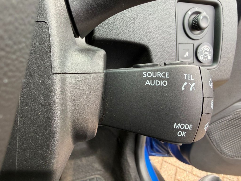 USED 2020 70 DACIA DUSTER 1.0 TCe Prestige SUV 5dr Bi Fuel Manual Euro 6 (s/s) (100 ps) PARKING CAMERA & CLIMATE A/CON