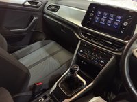 USED 2022 72 VOLKSWAGEN T-ROC 1.5 TSI Life SUV 5dr Petrol Manual Euro 6 (s/s) (150 ps) 