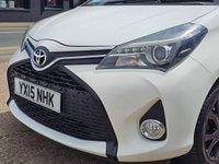 USED 2015 15 TOYOTA YARIS 1.33 Dual VVT-i Sport Hatchback 5dr Petrol Manual Euro 5 Euro 5 (99 ps) FSH + &pound;35 TAX + SAT NAV + LEATHER SEATS