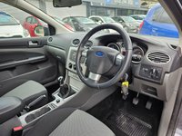 USED 2010 60 FORD FOCUS 1.6 Zetec Hatchback 5dr Petrol Manual (161 g/km, 99 bhp) SUPER LOW MILES + FULL SERVICE HISTORY + A/C + AUX