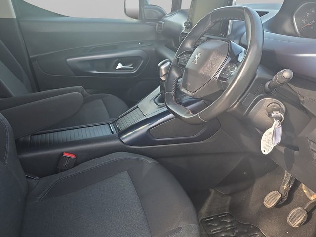 View our Peugeot Rifter