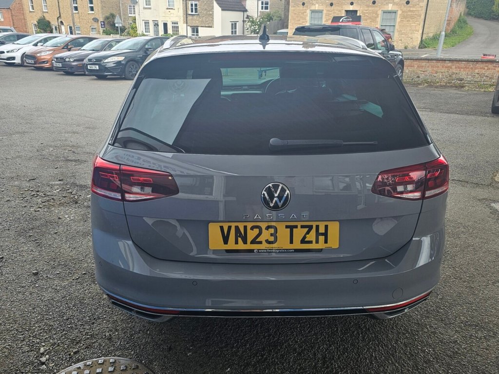 USED 2023 23 VOLKSWAGEN PASSAT 2.0 TDI EVO R-Line Estate 5dr Diesel DSG Euro 6 (s/s) (150 ps) 