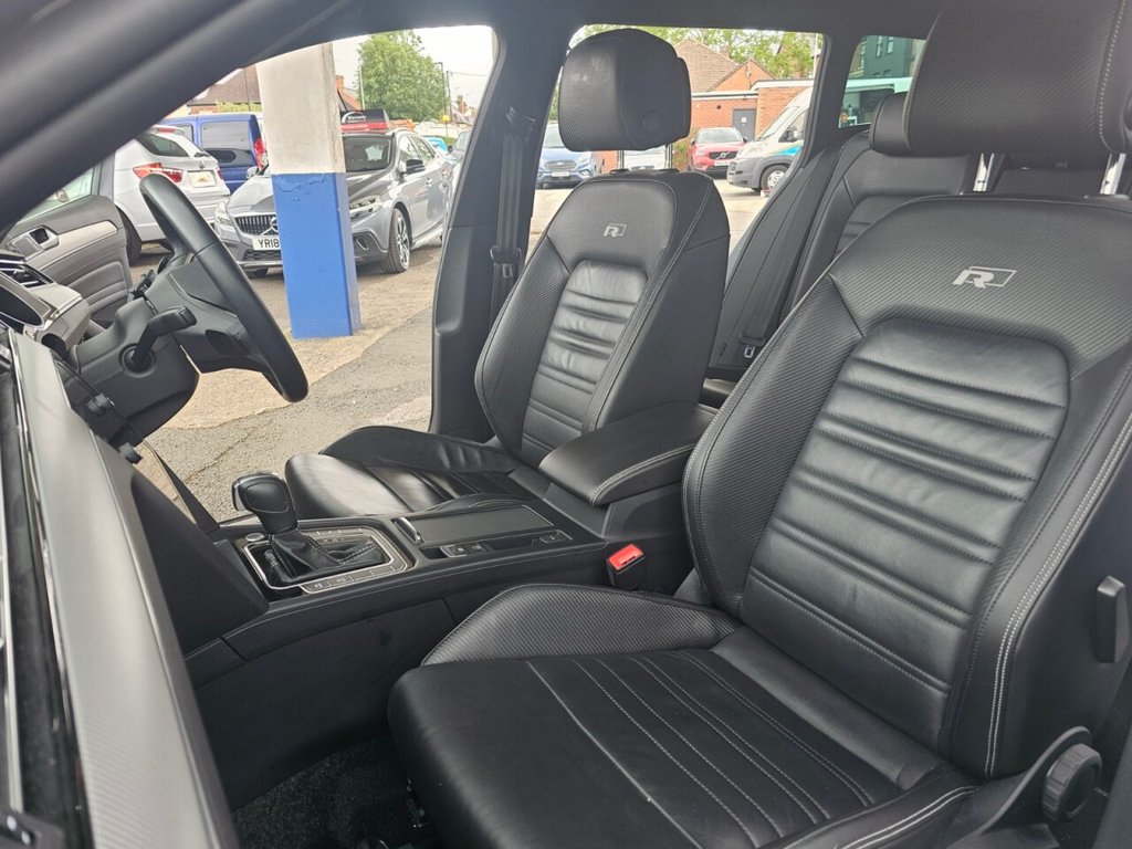 USED 2023 23 VOLKSWAGEN PASSAT 2.0 TDI EVO R-Line Estate 5dr Diesel DSG Euro 6 (s/s) (150 ps) 