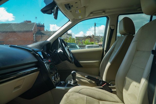 View our LAND ROVER FREELANDER 2