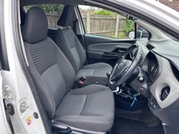 USED 2017 17 TOYOTA YARIS 1.33 Dual VVT-i Design Hatchback 5dr Petrol Manual Euro 6 (99 ps) 
