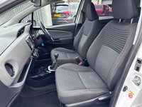 USED 2017 17 TOYOTA YARIS 1.33 Dual VVT-i Design Hatchback 5dr Petrol Manual Euro 6 (99 ps) 