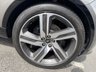 USED 2021 21 LAND ROVER DISCOVERY 3.0 D300 MHEV R-Dynamic HSE SUV 5dr Diesel Auto 4WD Euro 6 (s/s) (300 ps) Facelift Model in Silicon Silver with contrast Black roof & very high factory specification.