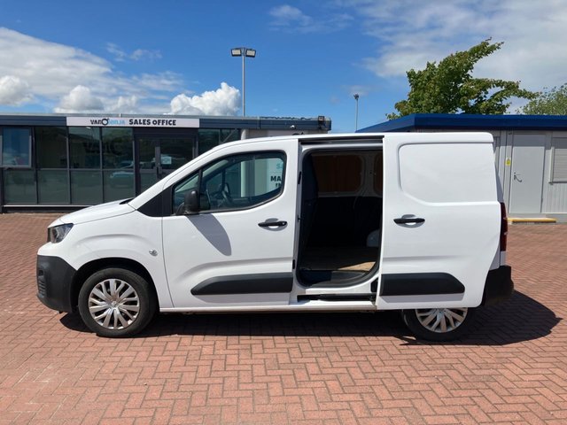 View our PEUGEOT PARTNER