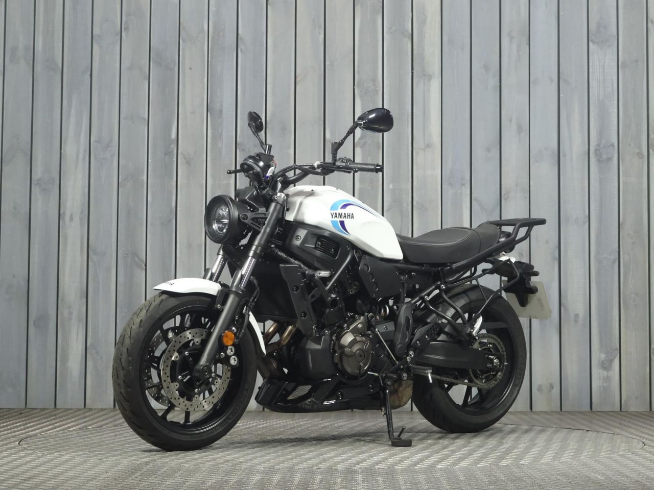 YAMAHA XSR700