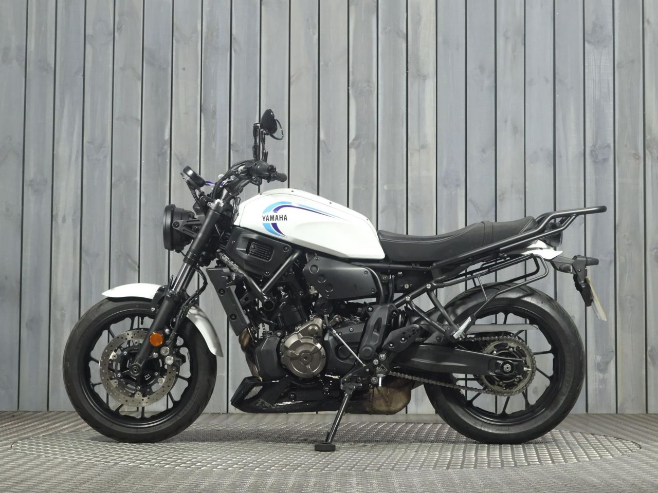 YAMAHA XSR700