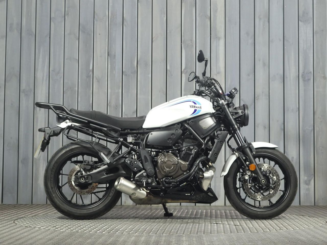 YAMAHA XSR700