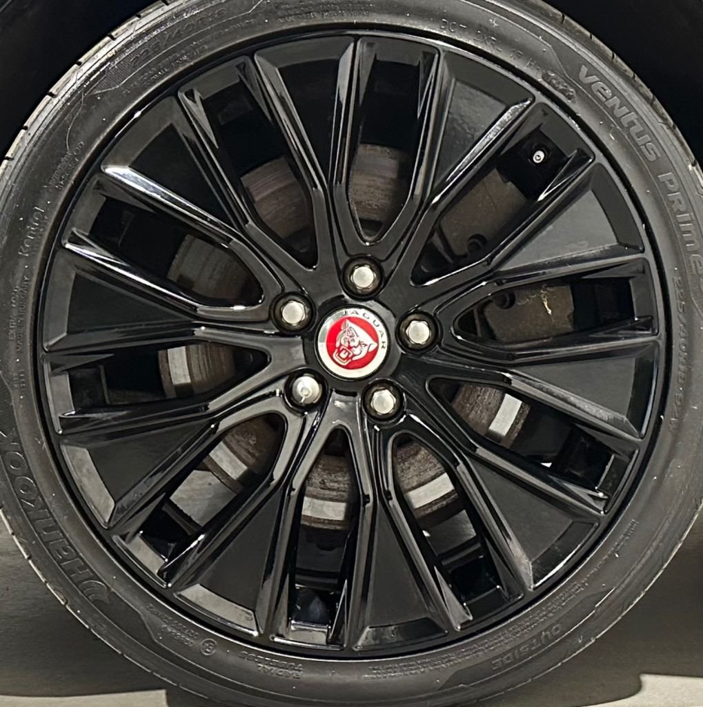 USED 2019 19 JAGUAR XE 2.0 D180 R-Dynamic S Saloon 4dr Diesel Auto Euro 6 (s/s) (180 ps) 