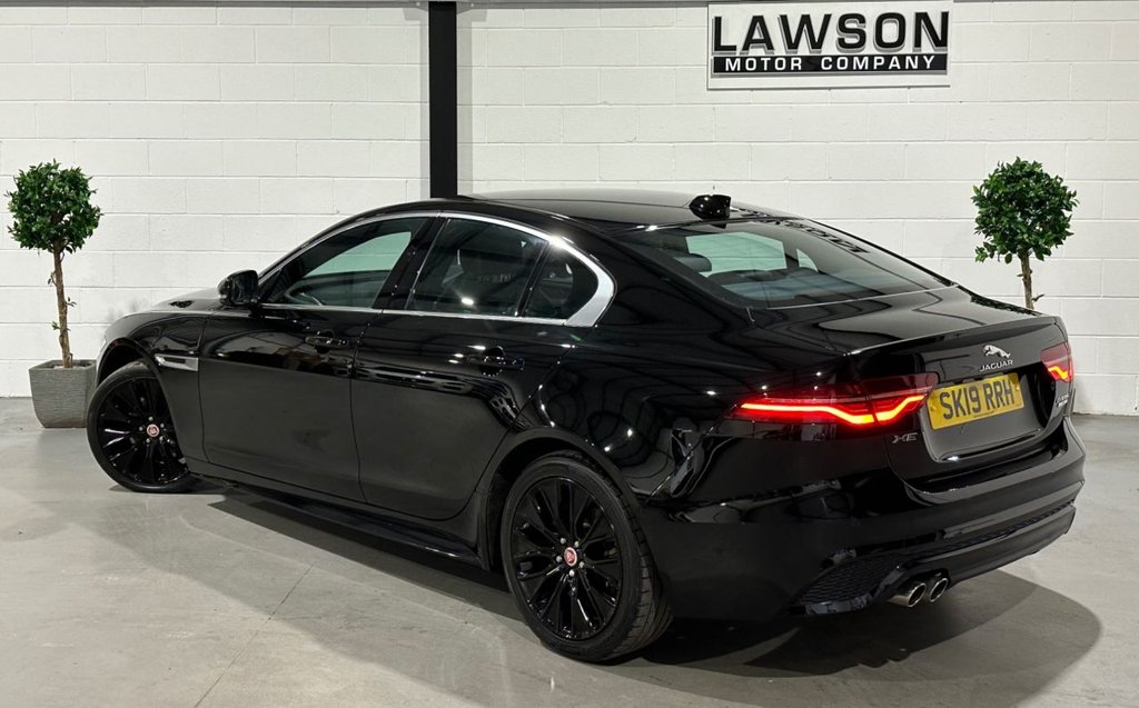 USED 2019 19 JAGUAR XE 2.0 D180 R-Dynamic S Saloon 4dr Diesel Auto Euro 6 (s/s) (180 ps) 