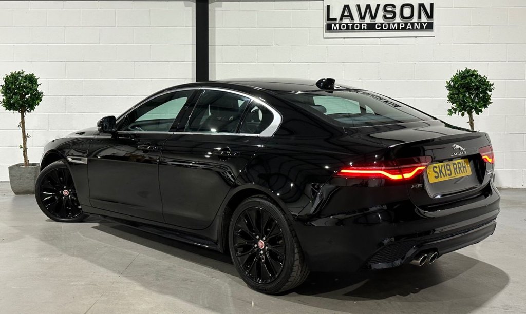 USED 2019 19 JAGUAR XE 2.0 D180 R-Dynamic S Saloon 4dr Diesel Auto Euro 6 (s/s) (180 ps) 