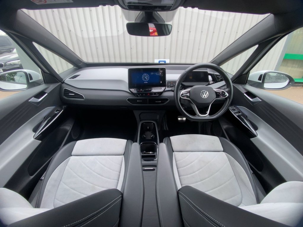 USED 2023 23 VOLKSWAGEN ID.3 Pro S 77kWh Tour Hatchback 5dr Electric Auto (4 Seat) (204 ps) CARPLAY+MATRIX LED LIGHTS+FSH