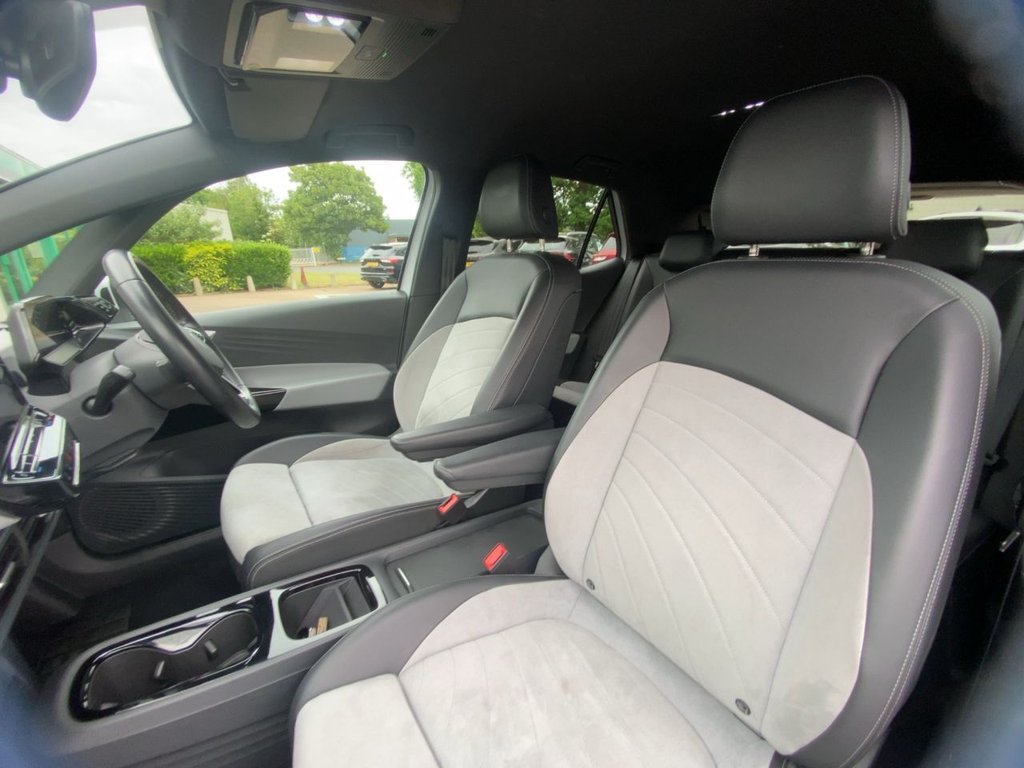 USED 2023 23 VOLKSWAGEN ID.3 Pro S 77kWh Tour Hatchback 5dr Electric Auto (4 Seat) (204 ps) CARPLAY+MATRIX LED LIGHTS+FSH