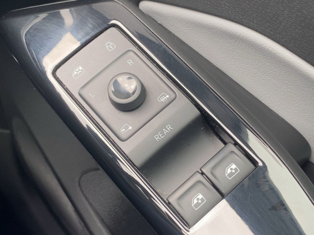 USED 2023 23 VOLKSWAGEN ID.3 Pro S 77kWh Tour Hatchback 5dr Electric Auto (4 Seat) (204 ps) CARPLAY+MATRIX LED LIGHTS+FSH
