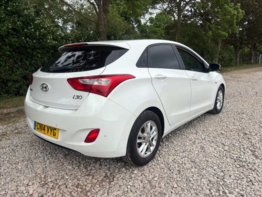 USED 2014 14 HYUNDAI I30 1.6 CRDi Blue Drive Active Hatchback 5dr Diesel Manual Euro 5 (s/s) (110 ps) &pound;ZERO DEPOSIT FINANCE