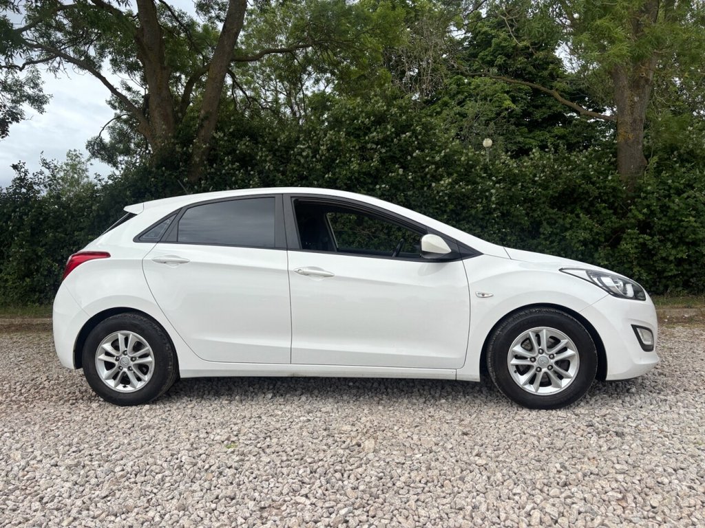 USED 2014 14 HYUNDAI I30 1.6 CRDi Blue Drive Active Hatchback 5dr Diesel Manual Euro 5 (s/s) (110 ps) &pound;ZERO DEPOSIT FINANCE