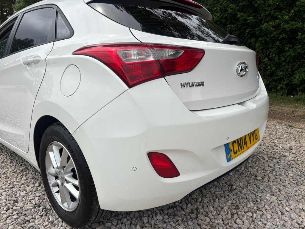 USED 2014 14 HYUNDAI I30 1.6 CRDi Blue Drive Active Hatchback 5dr Diesel Manual Euro 5 (s/s) (110 ps) &pound;ZERO DEPOSIT FINANCE