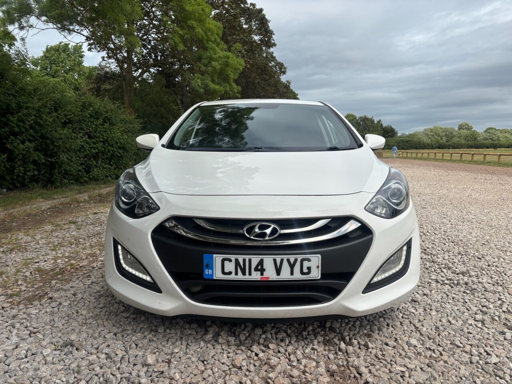 USED 2014 14 HYUNDAI I30 1.6 CRDi Blue Drive Active Hatchback 5dr Diesel Manual Euro 5 (s/s) (110 ps) &pound;ZERO DEPOSIT FINANCE