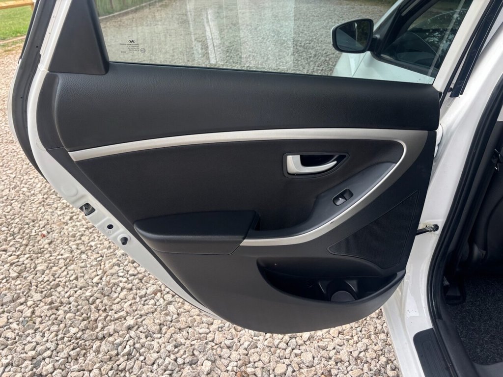 USED 2014 14 HYUNDAI I30 1.6 CRDi Blue Drive Active Hatchback 5dr Diesel Manual Euro 5 (s/s) (110 ps) &pound;ZERO DEPOSIT FINANCE