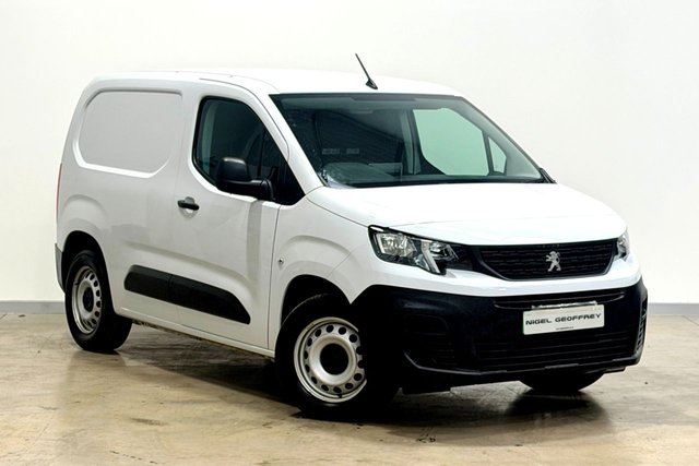 View our PEUGEOT E-PARTNER