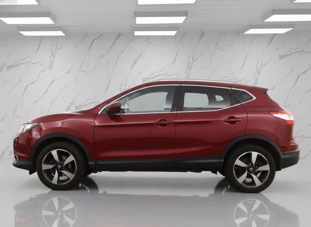 View our NISSAN QASHQAI