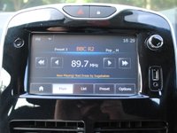USED 2015 15 RENAULT CLIO 1.5 dCi Dynamique S MediaNav Hatchback 5dr Diesel EDC Euro 5 (90 ps) www.suffolkcarcentre.co.uk - Located at Ilketshall