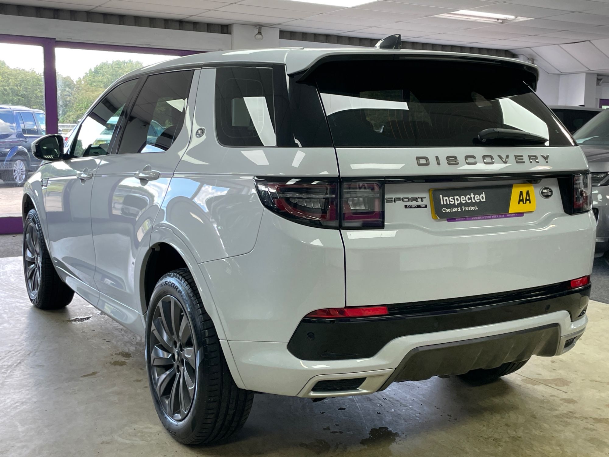 USED 2020 70 LAND ROVER DISCOVERY SPORT 2.0 D180 MHEV R-Dynamic SE SUV 5dr Diesel Auto 4WD Euro 6 (s/s) (180 ps) 