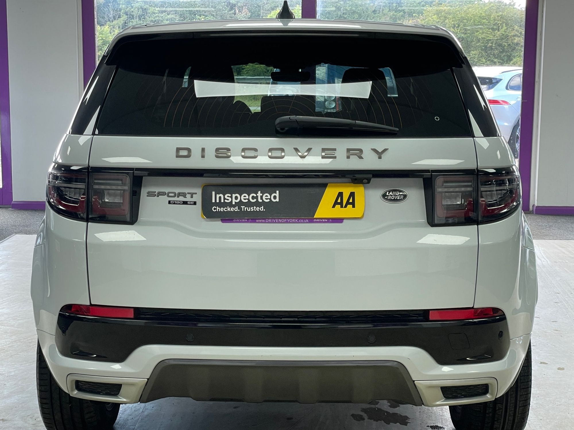 USED 2020 70 LAND ROVER DISCOVERY SPORT 2.0 D180 MHEV R-Dynamic SE SUV 5dr Diesel Auto 4WD Euro 6 (s/s) (180 ps) 