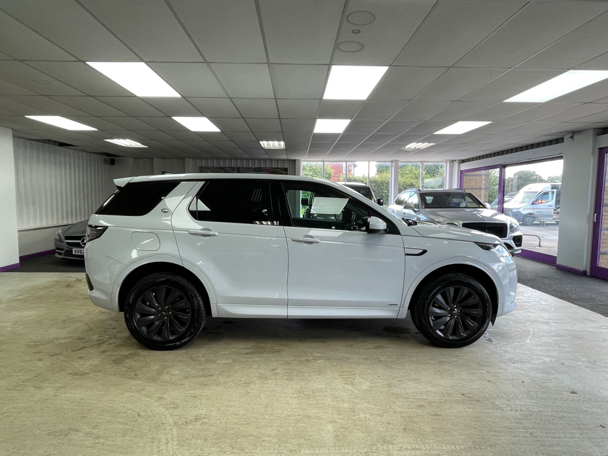 USED 2020 70 LAND ROVER DISCOVERY SPORT 2.0 D180 MHEV R-Dynamic SE SUV 5dr Diesel Auto 4WD Euro 6 (s/s) (180 ps) 