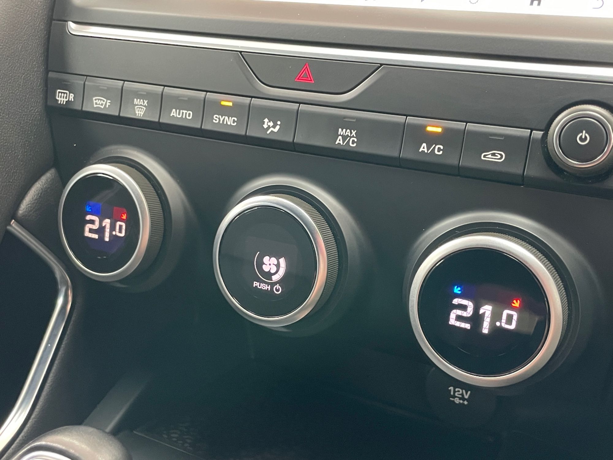 USED 2019 19 JAGUAR E-PACE 2.0 D180 R-Dynamic HSE SUV 5dr Diesel Auto AWD Euro 6 (s/s) (180 ps) 