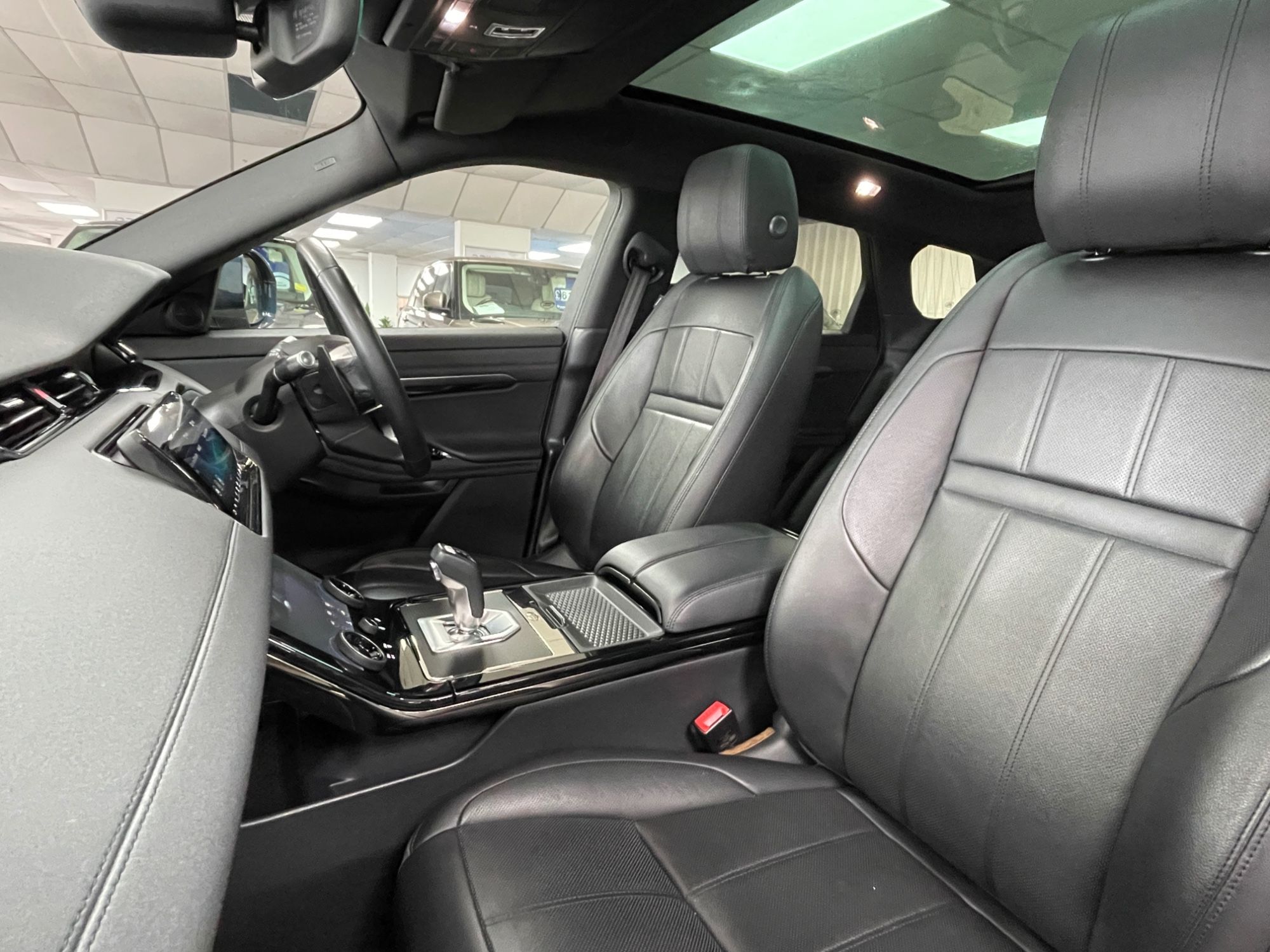 USED 2019 19 LAND ROVER RANGE ROVER EVOQUE 2.0 D180 R-Dynamic SE SUV 5dr Diesel Auto 4WD Euro 6 (s/s) (180 ps) 