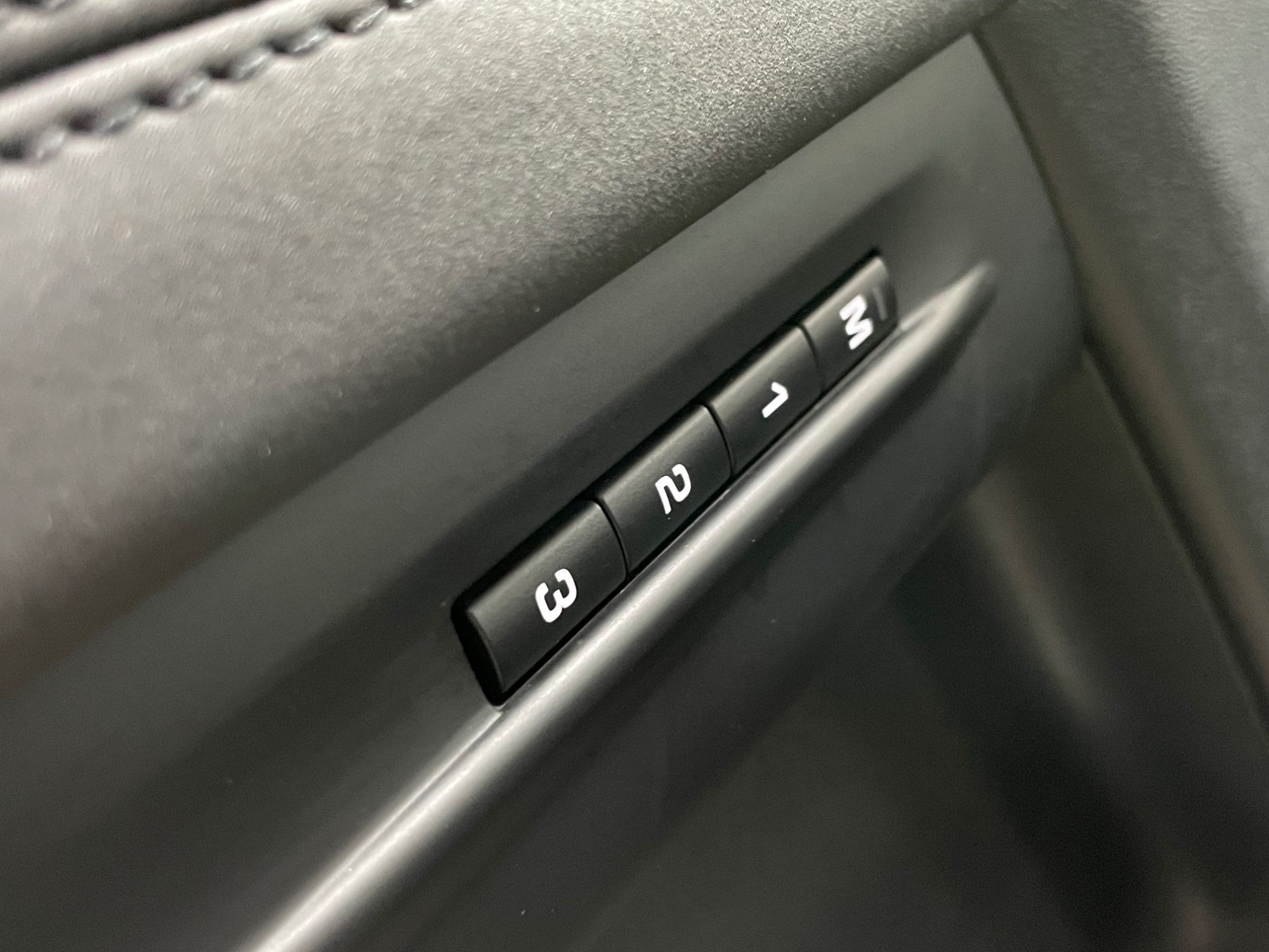 USED 2019 19 LAND ROVER RANGE ROVER EVOQUE 2.0 D180 R-Dynamic SE SUV 5dr Diesel Auto 4WD Euro 6 (s/s) (180 ps) 