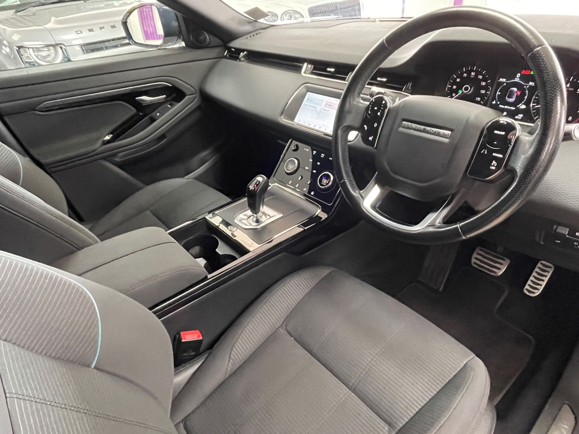 USED 2019 69 LAND ROVER RANGE ROVER EVOQUE 2.0 P200 MHEV R-Dynamic SUV 5dr Petrol Auto 4WD Euro 6 (s/s) (200 ps) 