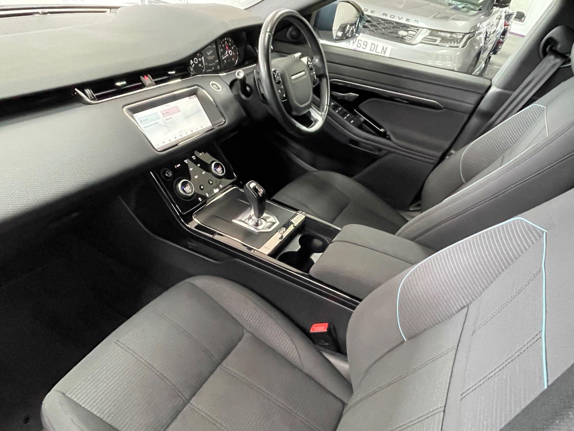 USED 2019 69 LAND ROVER RANGE ROVER EVOQUE 2.0 P200 MHEV R-Dynamic SUV 5dr Petrol Auto 4WD Euro 6 (s/s) (200 ps) 