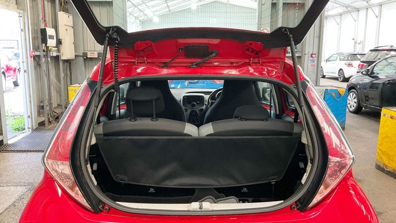 2017 Toyota Aygo in red — photo 10 of 10