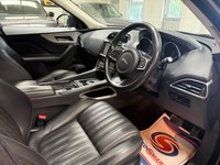USED 2019 19 JAGUAR F-PACE 2.0 P250i Portfolio SUV 5dr Petrol Auto AWD Euro 6 (s/s) (250 ps) 