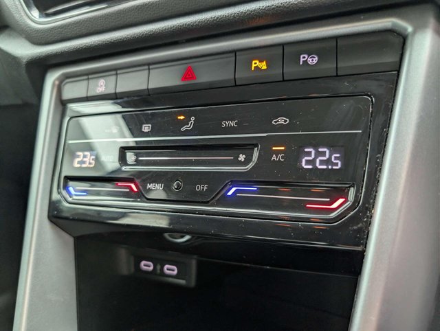 USED 2022 72 VOLKSWAGEN T-ROC 1.0 T-Roc Life TSI 5dr CLICK+COLLECT / HOME DELIVERY