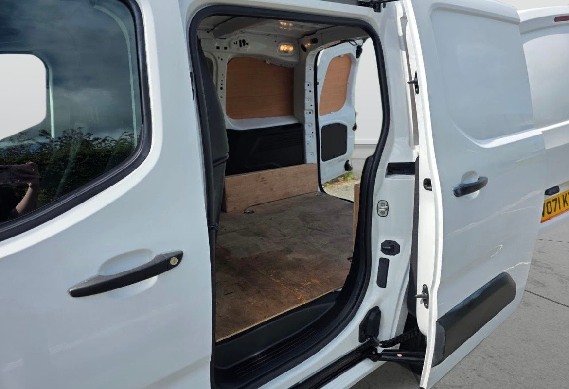 USED 2021 71 VAUXHALL COMBO 1.5 Turbo D 2000 Edition Panel Van 4dr Diesel Manual L1 H1 Euro 6 (s/s) (75 ps) 
