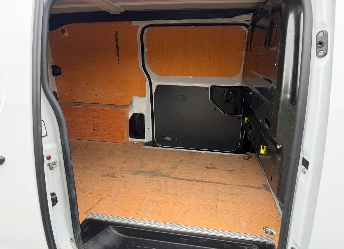 USED 2022 22 PEUGEOT EXPERT 2.0 BlueHDi 1400 Professional Premium Standard Panel Van 6dr Diesel Manual MWB Euro 6 (s/s) (145 ps) 