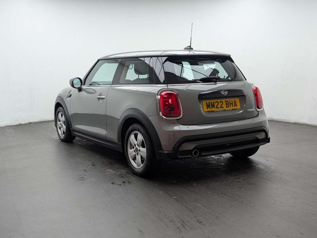 USED 2022 22 MINI HATCH 1.5 Cooper Classic 3dr CLICK+COLLECT / HOME DELIVERY