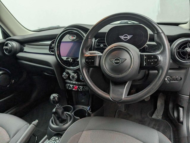 USED 2022 22 MINI HATCH 1.5 Cooper Classic 3dr CLICK+COLLECT / HOME DELIVERY