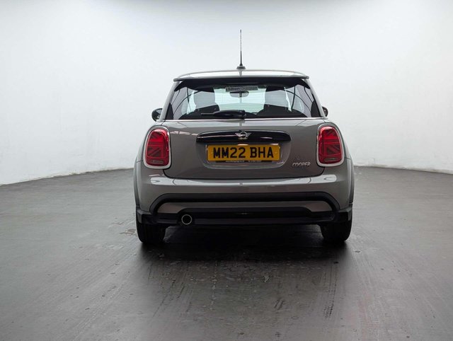 USED 2022 22 MINI HATCH 1.5 Cooper Classic 3dr CLICK+COLLECT / HOME DELIVERY
