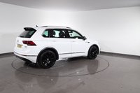 USED 2018 18 VOLKSWAGEN TIGUAN 2.0 TDI R-Line SUV 5dr Diesel DSG 4Motion Euro 6 (s/s) (190 ps) FULL SERVICE HISTORY - 2 KEYS - 2 OWNERS