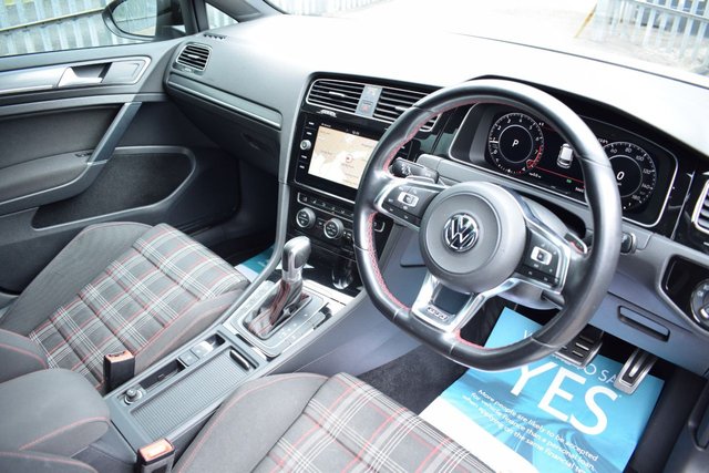 View our VOLKSWAGEN GOLF