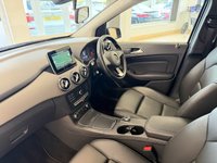 USED 2017 17 MERCEDES-BENZ B-CLASS 1.5 B180d SE MPV 5dr Diesel 7G-DCT Euro 6 (s/s) (109 ps) BLACK ANTHRACITE LEATHER, CLIMATE CONTROL, SMARTPHONE INTEGRATION PACKAGE AND APPLE CARPLAY, REAR VIEW CAMERA, CUP HOLDER, E CALL EMERGENCY CALL SYSTEM, LIVE TRAFFIC CAPABILITY, CRUISE CONTROL, MULTI FUNCTION STEERING WHEEL, ATTENTION ASSIST, STYLE PACKAGE, 16&rdquo; LIGHT 5 DOUBLE SPOKE ALLOY WHEELS, COMFORT SEAT PACKAGE
