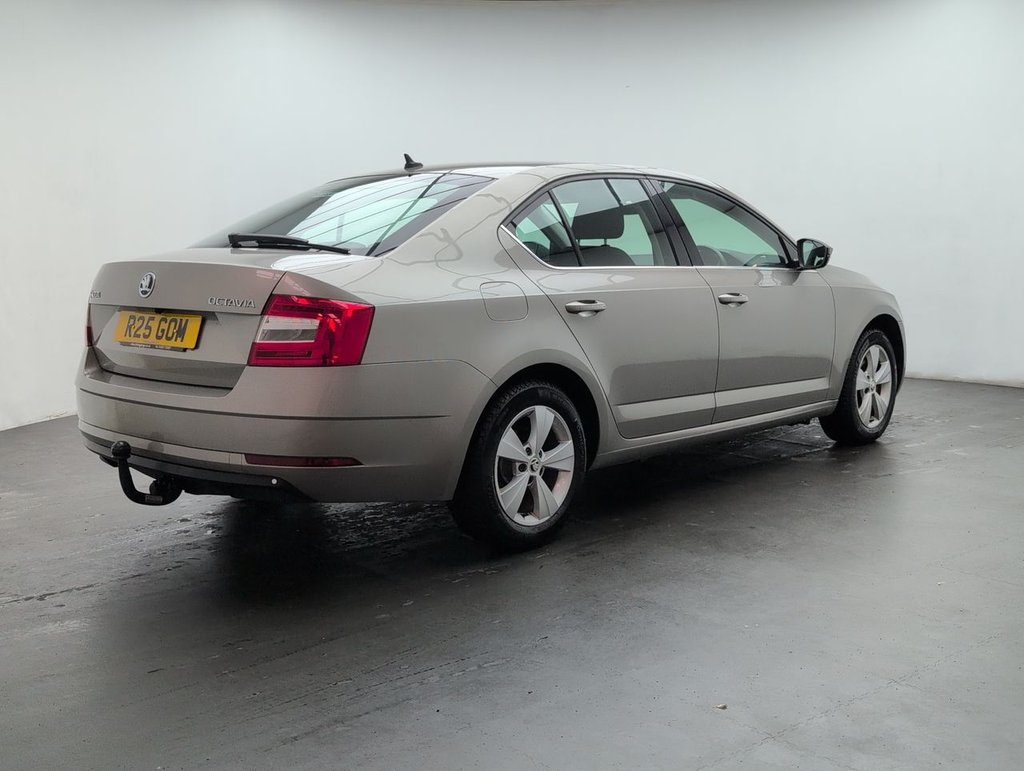Used 2019 19 SKODA OCTAVIA 1.0 Octavia SE Technology TSi Semi-Auto 5dr CLICK+COLLECT / HOME DELIVERY